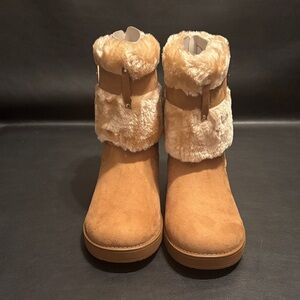 GBG Los Angeles Tan Ankle Boots with Fur Trim